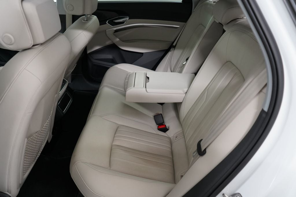 2023 Audi e-tron Premium Plus