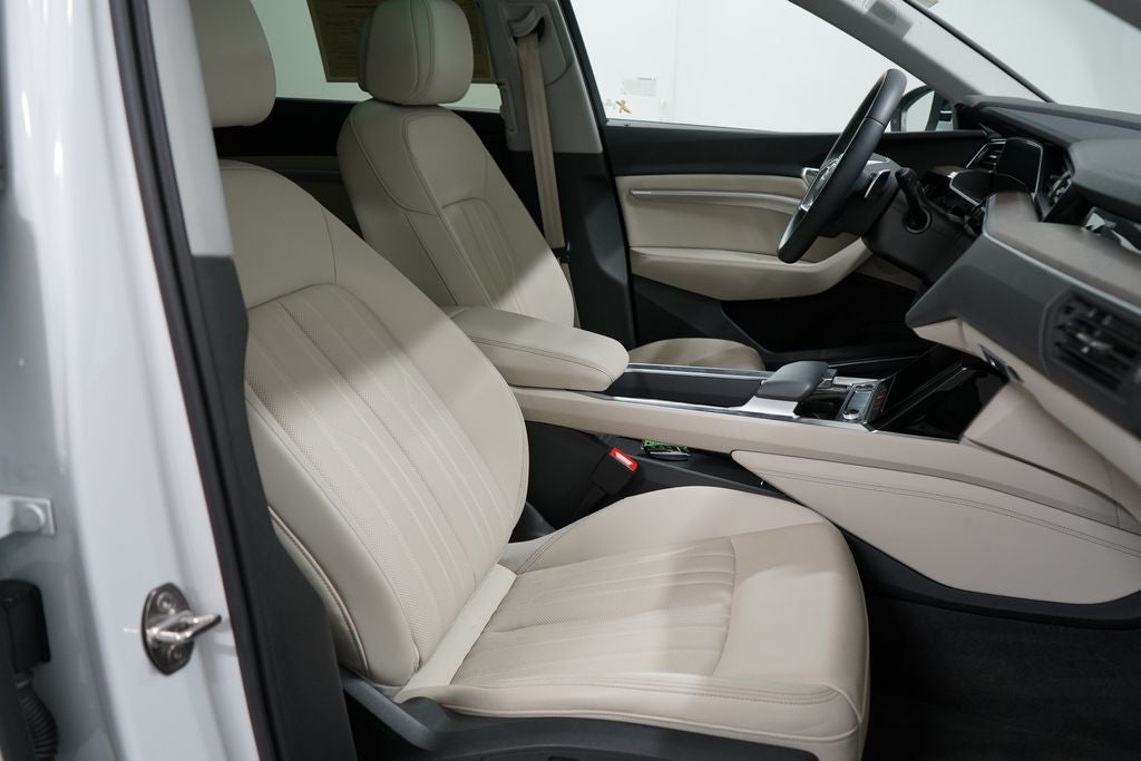 2023 Audi e-tron Premium Plus