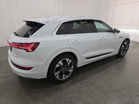 2023 Audi e-tron Premium Plus