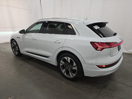 2023 Audi e-tron Premium Plus
