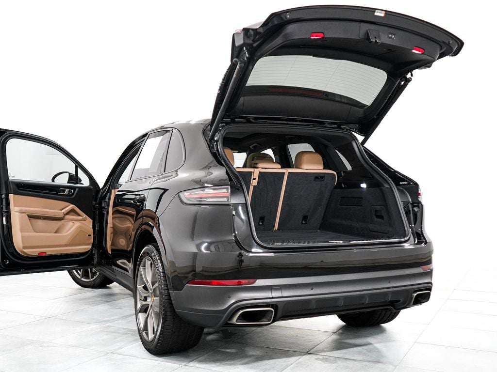 2022 Porsche Cayenne Base