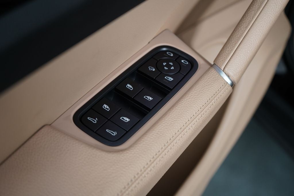 2022 Porsche Cayenne Base