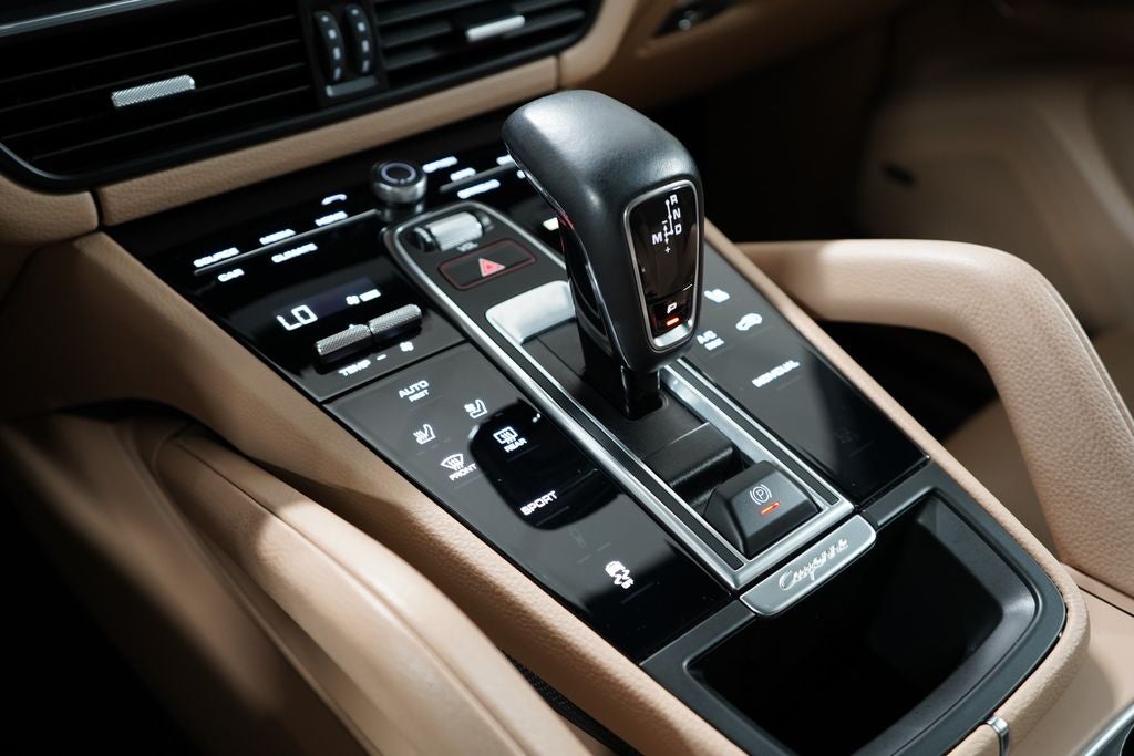 2022 Porsche Cayenne Base
