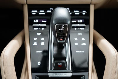 2022 Porsche Cayenne Base