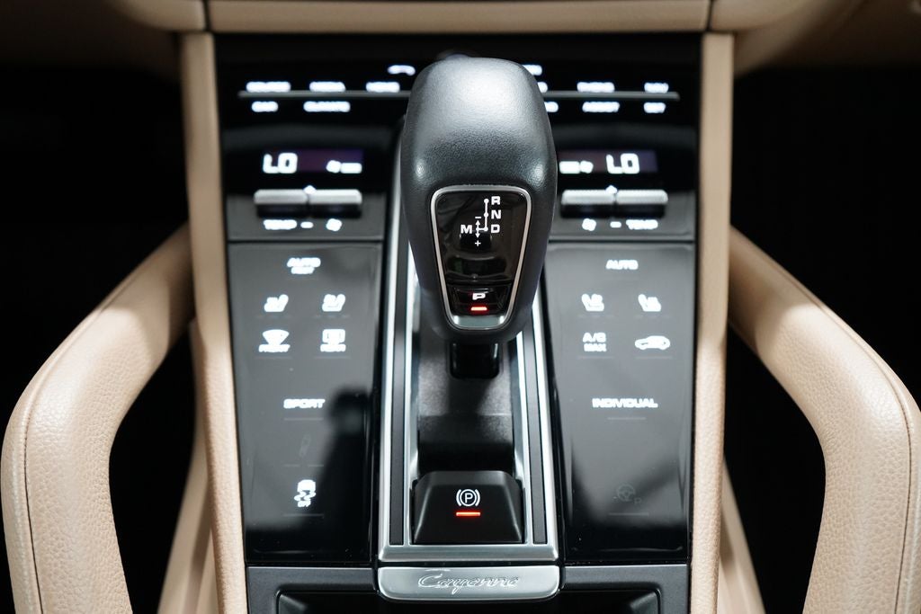 2022 Porsche Cayenne Base