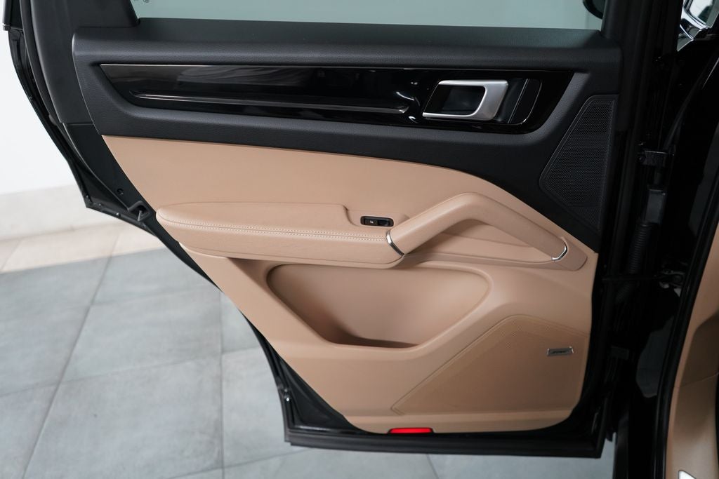 2022 Porsche Cayenne Base