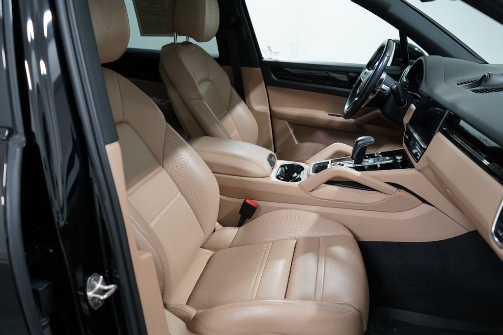 2022 Porsche Cayenne Base