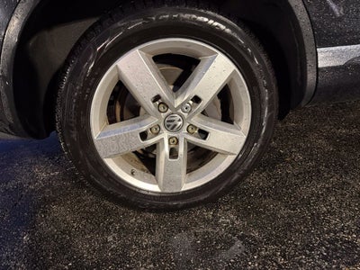 2013 Volkswagen Touareg Base