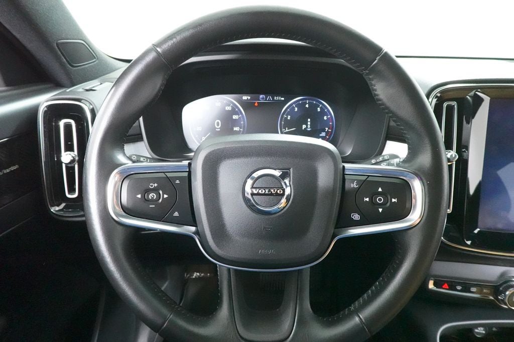 2019 Volvo XC40 Momentum