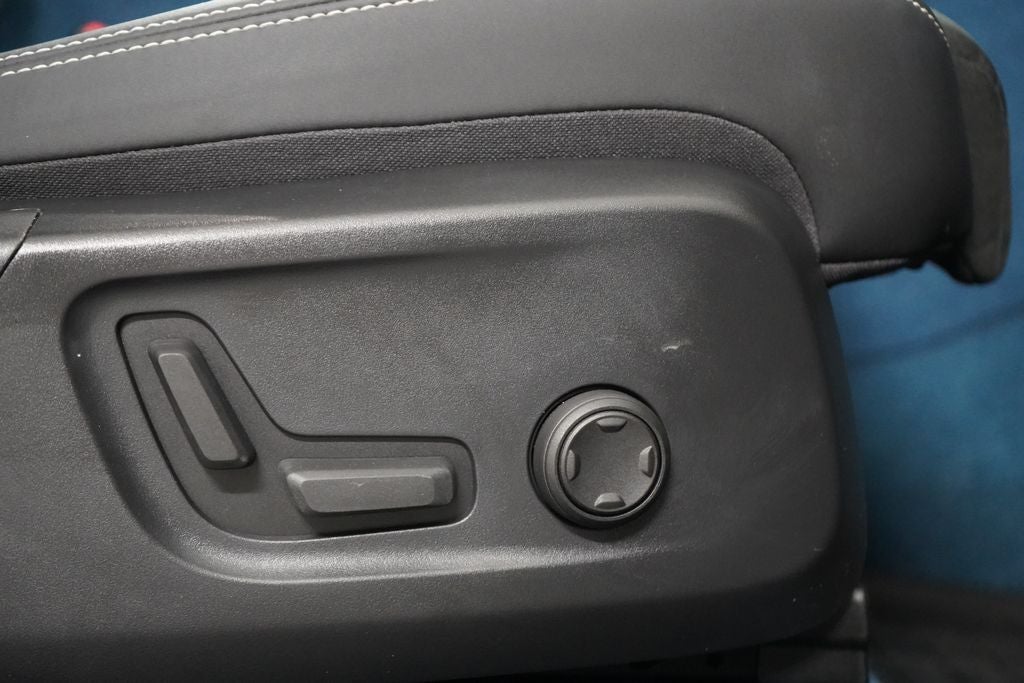 2023 Volvo C40 Recharge Pure Electric Plus