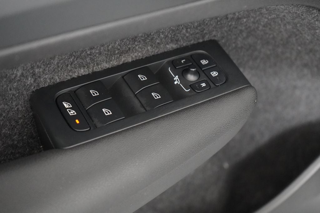 2023 Volvo XC40 Recharge Pure Electric Ultimate