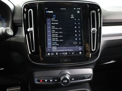 2021 Volvo XC40 Recharge Pure Electric P8
