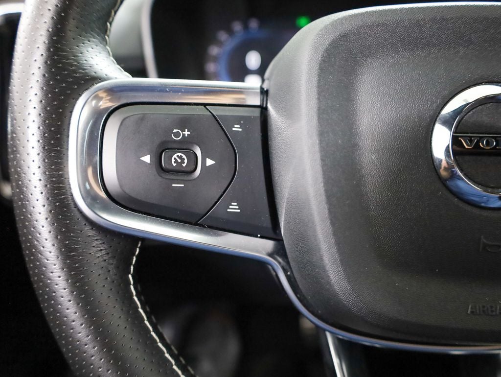 2021 Volvo XC40 Recharge Pure Electric P8