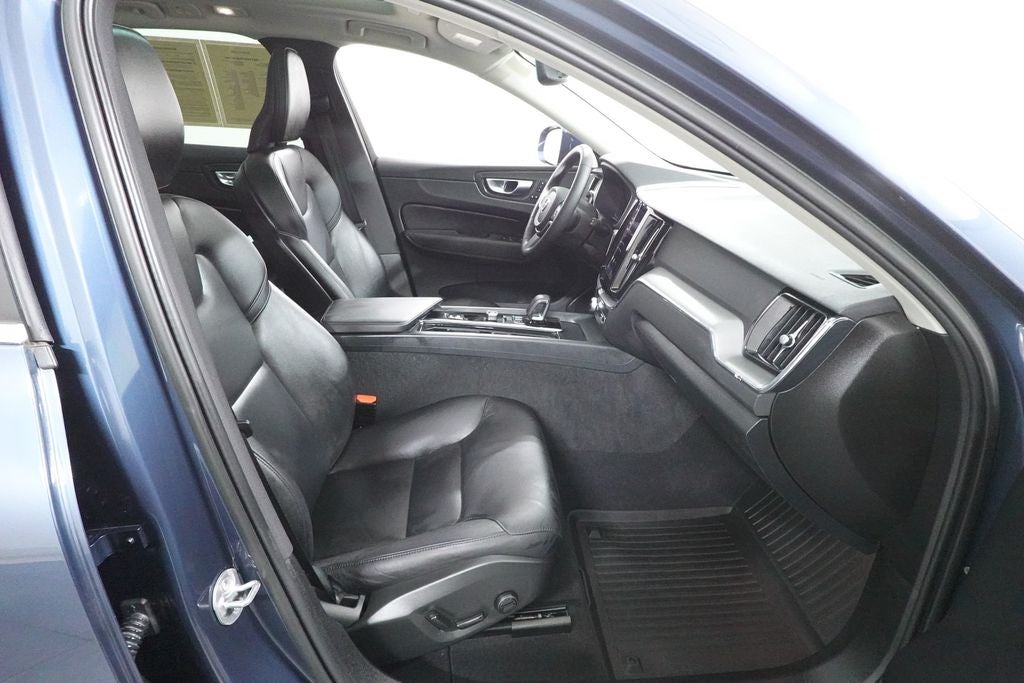 2023 Volvo XC60 Core