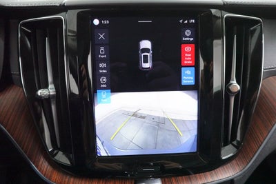 2023 Volvo XC60 Ultimate Dark Theme
