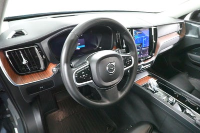 2023 Volvo XC60 Ultimate Dark Theme