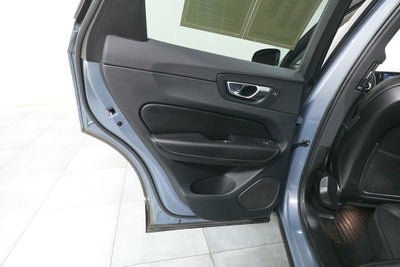 2023 Volvo XC60 Ultimate Dark Theme