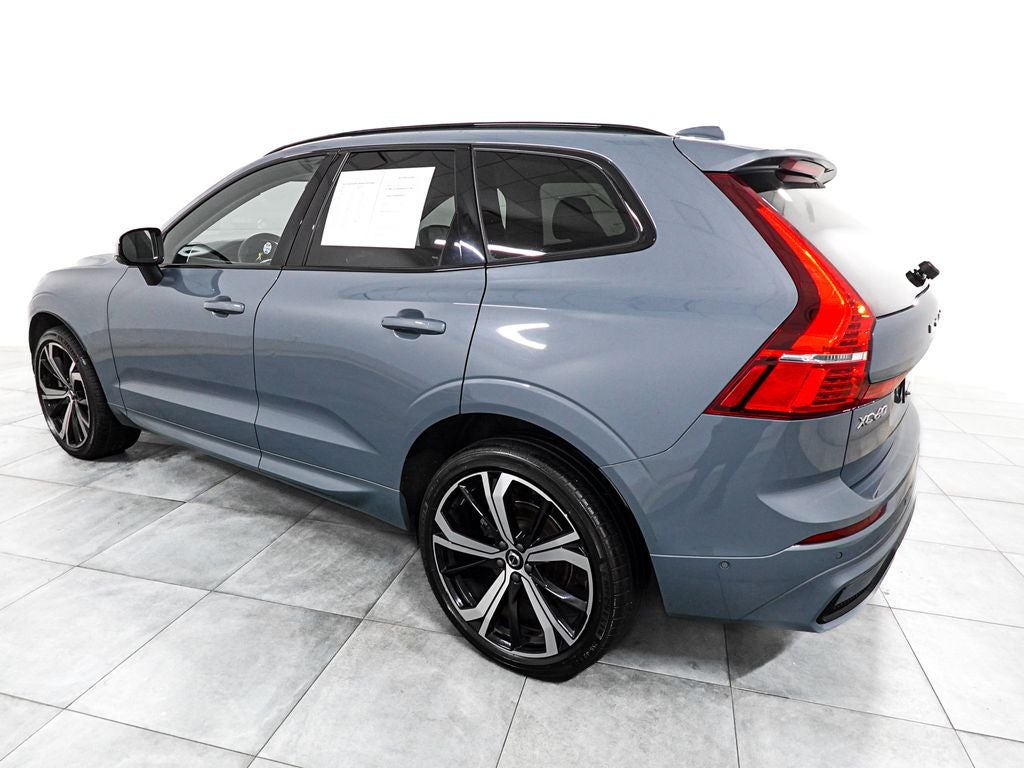 2023 Volvo XC60 Ultimate Dark Theme
