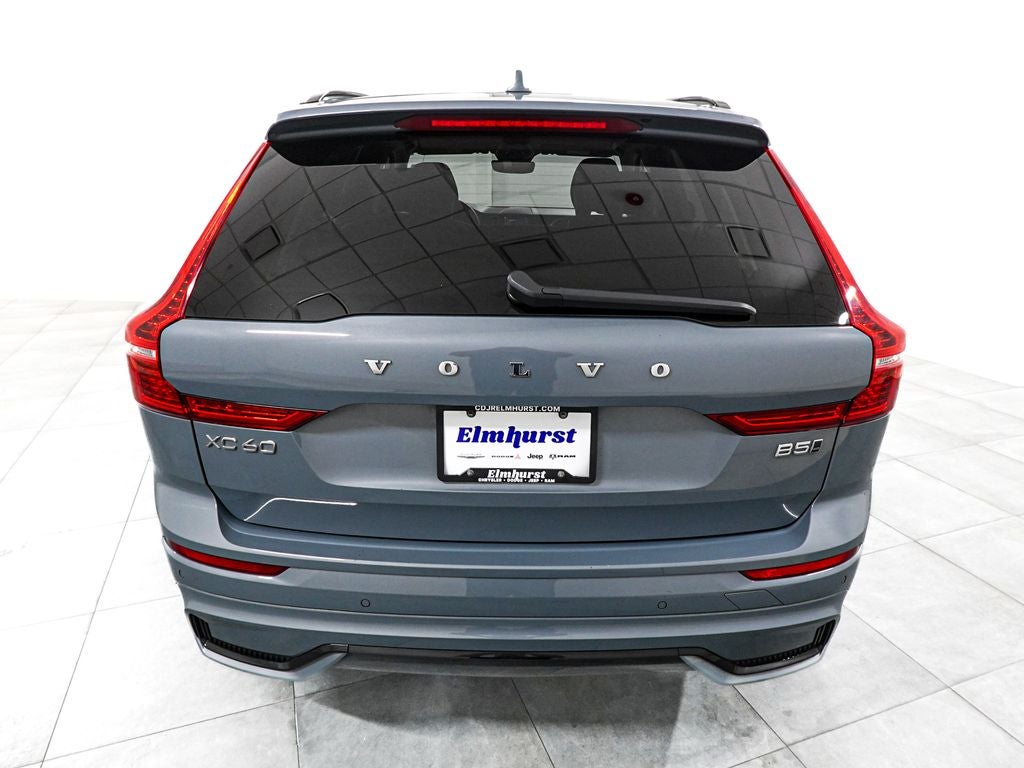 2023 Volvo XC60 Ultimate Dark Theme