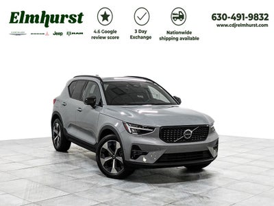 2025 Volvo XC40 Plus Dark Theme
