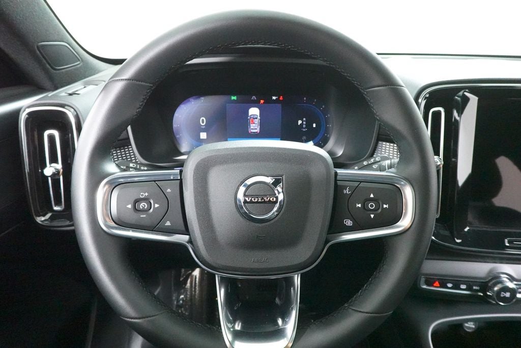 2025 Volvo XC40 Plus Dark Theme