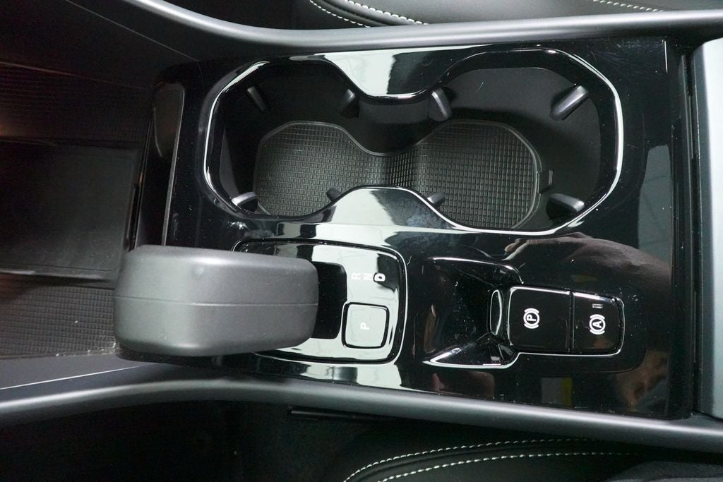 2025 Volvo XC40 Plus Dark Theme