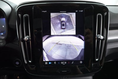 2025 Volvo XC40 Plus Dark Theme