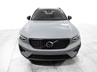 2025 Volvo XC40 Plus Dark Theme