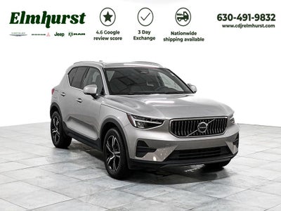 2025 Volvo XC40 B5 Core Bright Theme