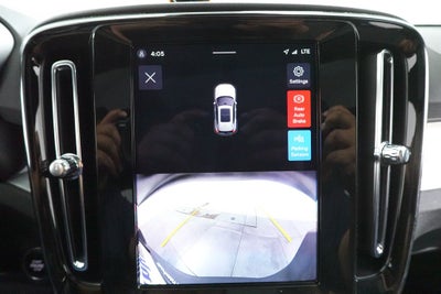 2025 Volvo XC40 B5 Core Bright Theme