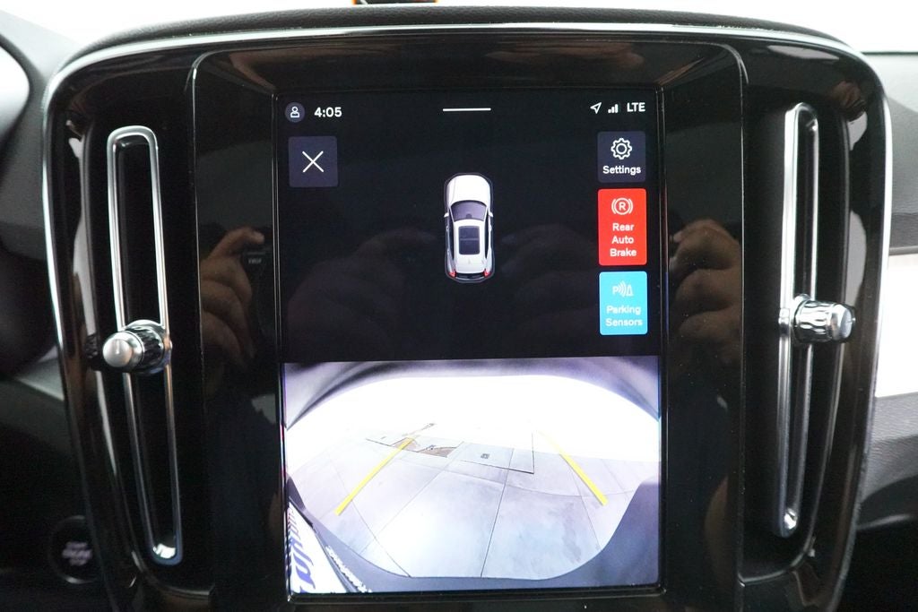 2025 Volvo XC40 B5 Core Bright Theme