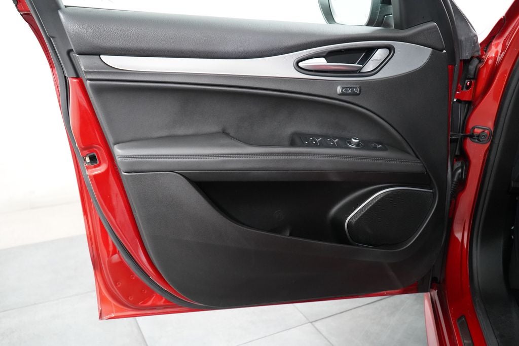 2023 Alfa Romeo Stelvio Veloce