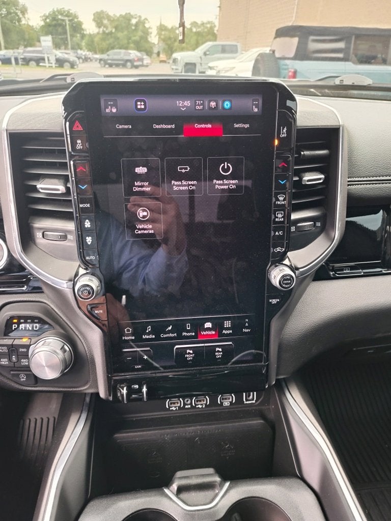 2025 RAM 1500 Laramie