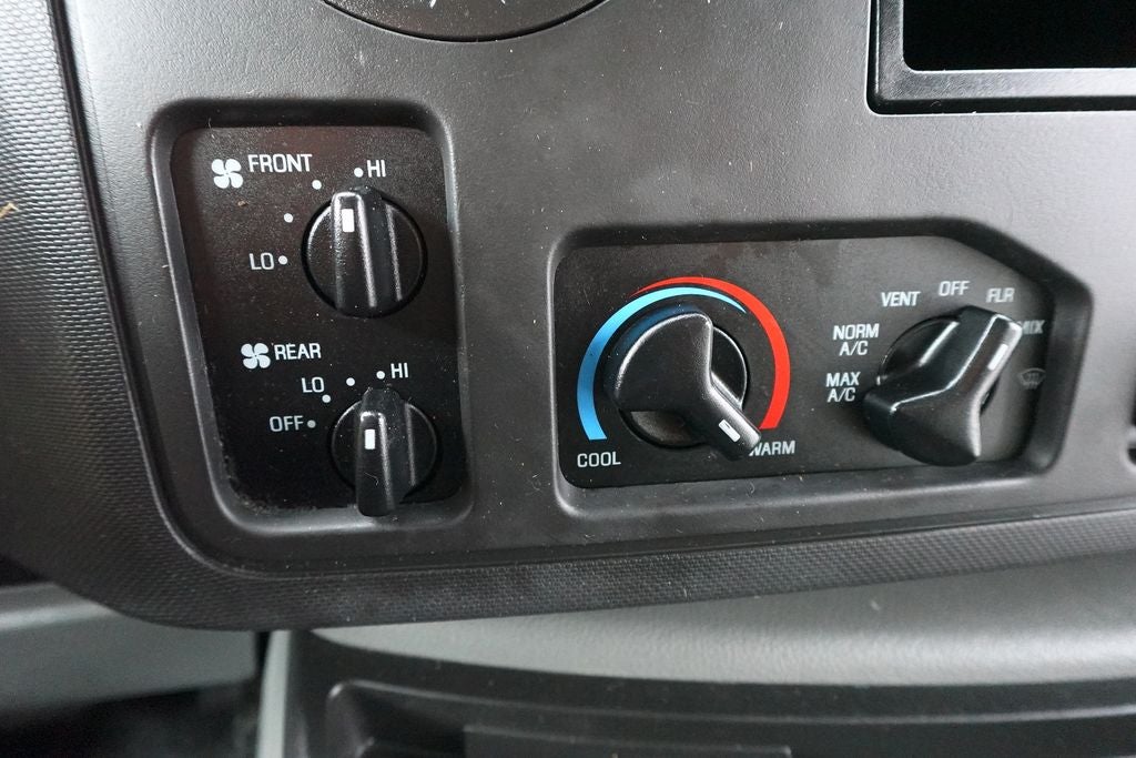 2017 Ford E-350SD Base Cutaway