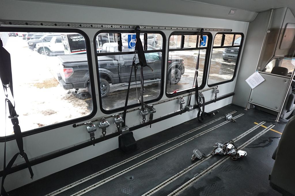 2017 Ford E-350SD Base Cutaway