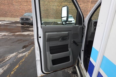 2017 Ford E-350SD Base Cutaway