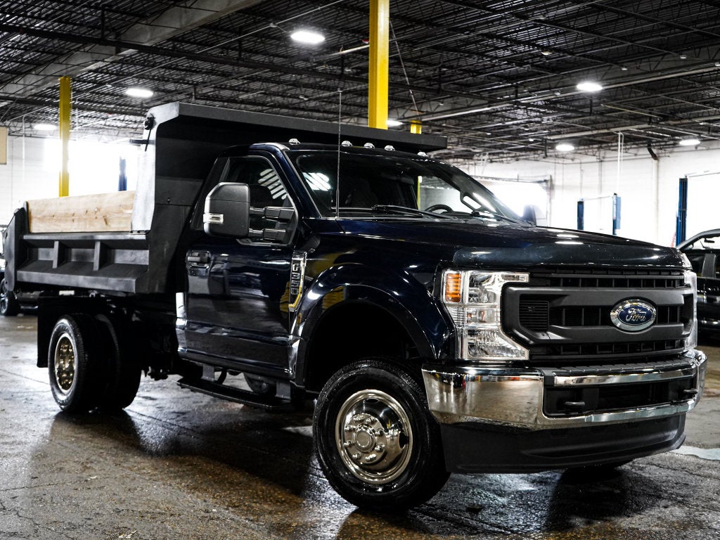 2022 Ford F-350 Super Duty Chassis Cab