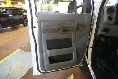 2011 Ford E-350SD Base Cutaway