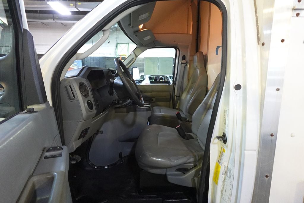 2011 Ford E-350SD Base Cutaway
