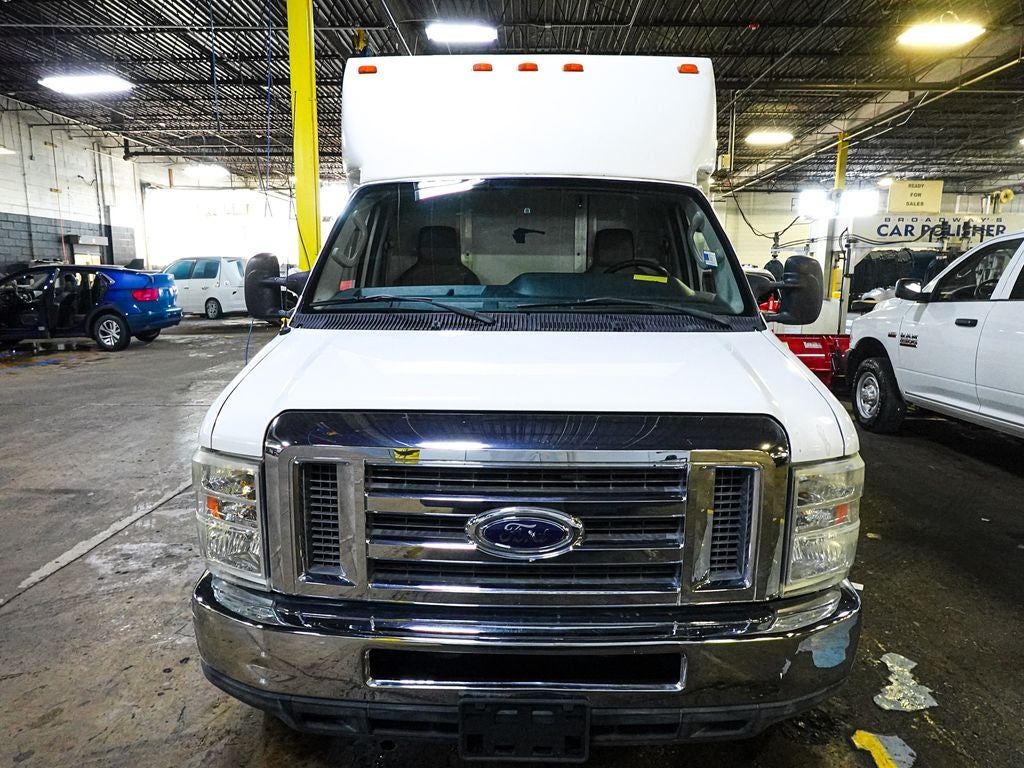 2011 Ford E-350SD Base Cutaway