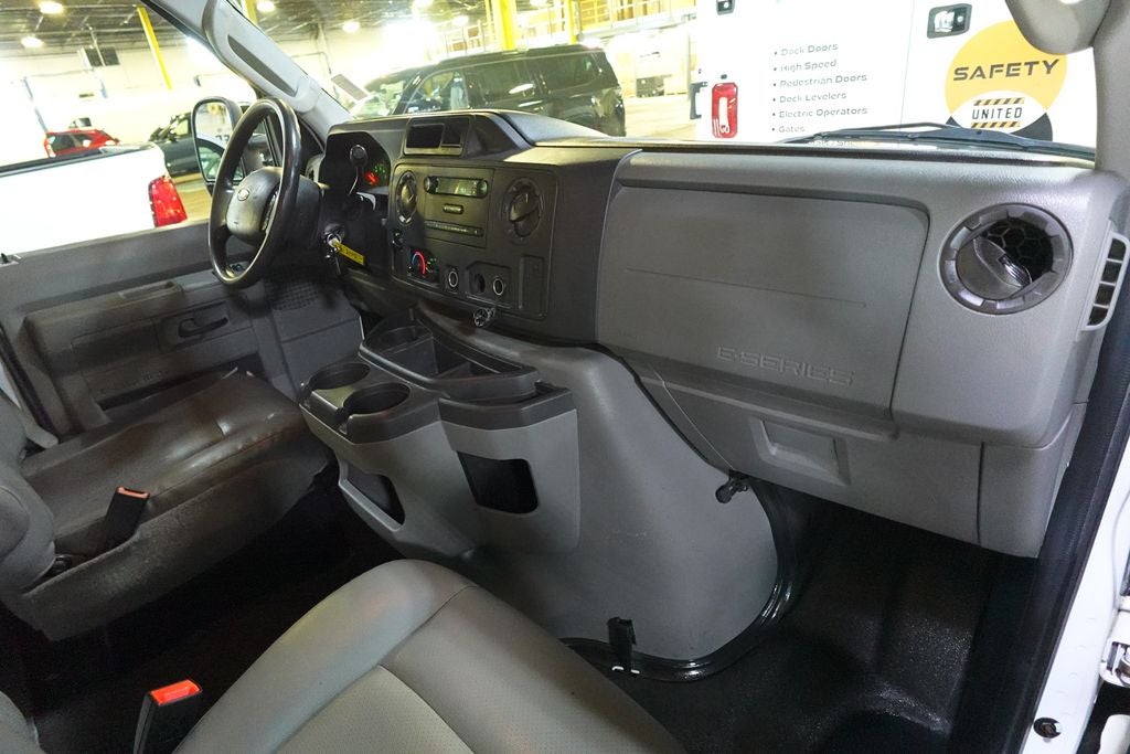 2011 Ford E-350SD Base Cutaway