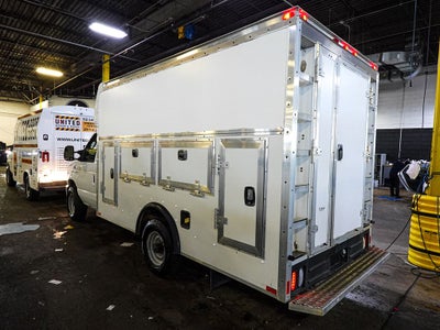2011 Ford E-350SD Base Cutaway