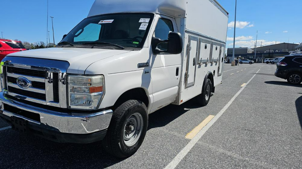 2011 Ford E-350SD Base Cutaway
