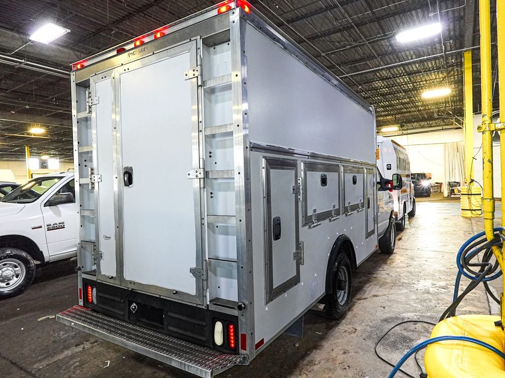 2011 Ford E-350SD Base Cutaway