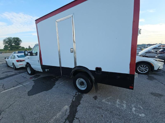 2023 Ford E-350SD Base Cutaway