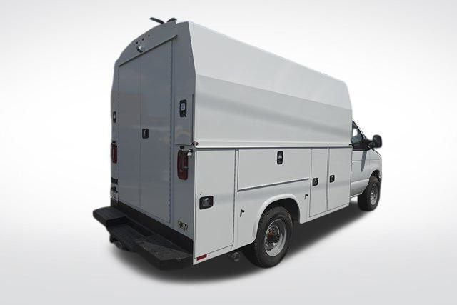 2026 Ford E-350SD Base Cutaway