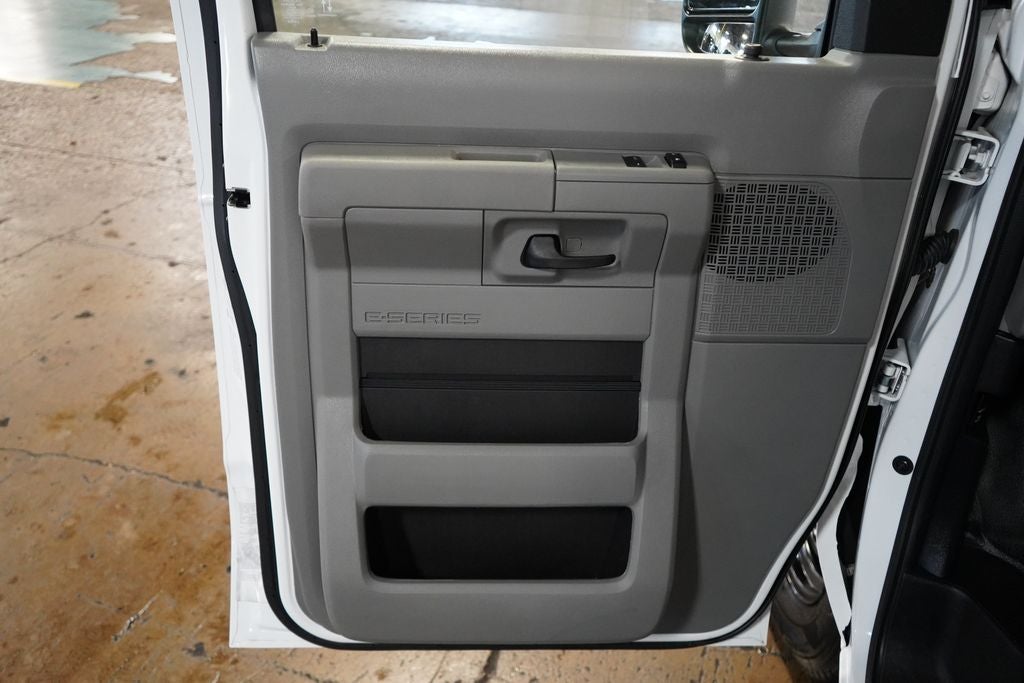 2024 Ford E-350SD Base Cutaway