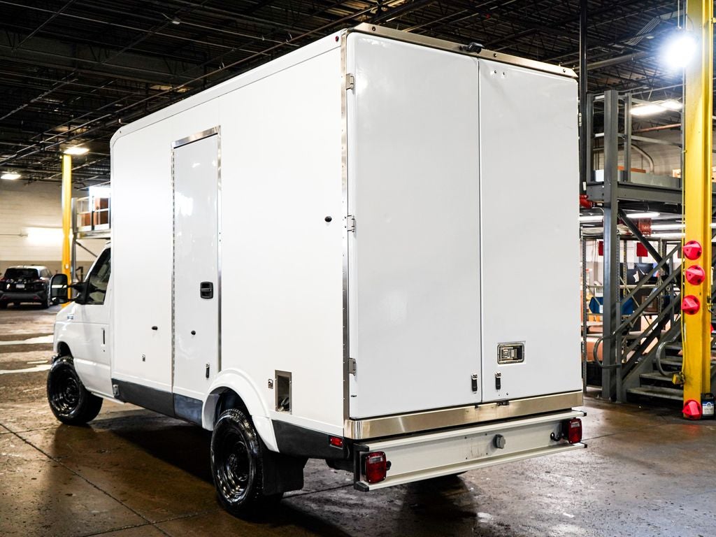 2024 Ford E-350SD Base Cutaway