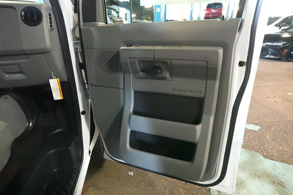 2025 Ford E-350SD Base Cutaway