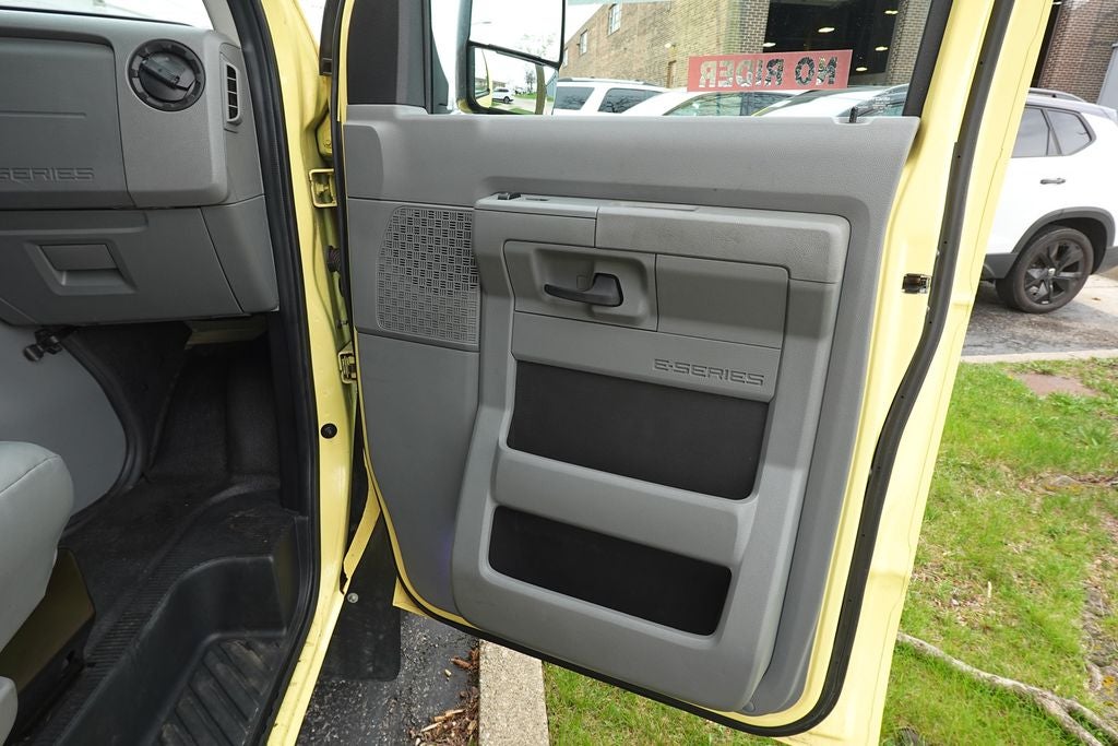 2021 Ford E-450SD Base DRW